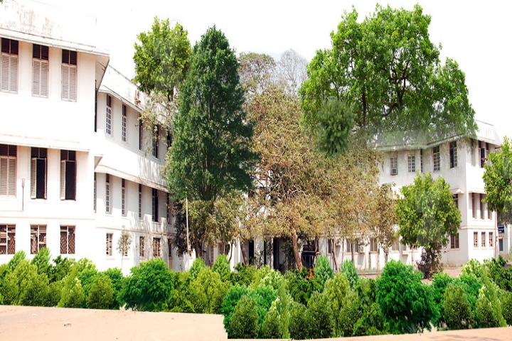 https://cache.careers360.mobi/media/colleges/social-media/media-gallery/23022/2018/9/29/Campus View of Lady Willingdon Institute of Advanced Study in Education Chennai_Campus-View.jpg
